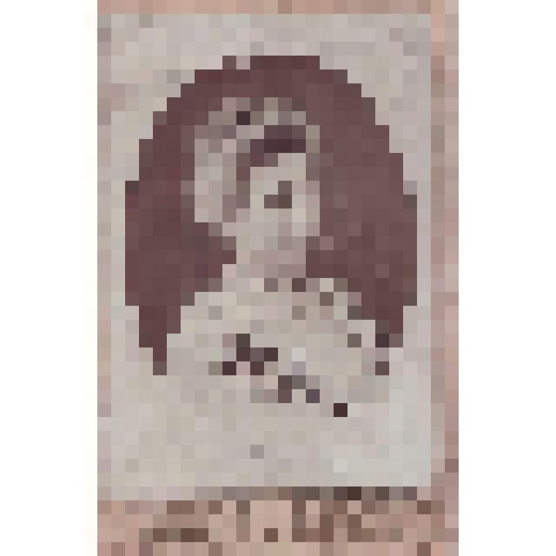 Фотография черно-белая. Портрет женщины в овальной рамке. Из архива Р. А. Рыбак. Фотосалон, возможно, г. Харбин