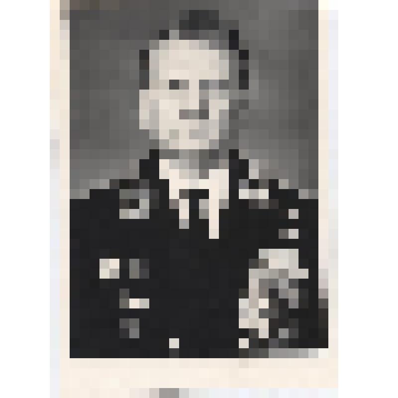 Погрудный портрет контр-адмирала Кочеткова Вячеслава Николаевича в парадной форме с орденами и медалями. Фотография