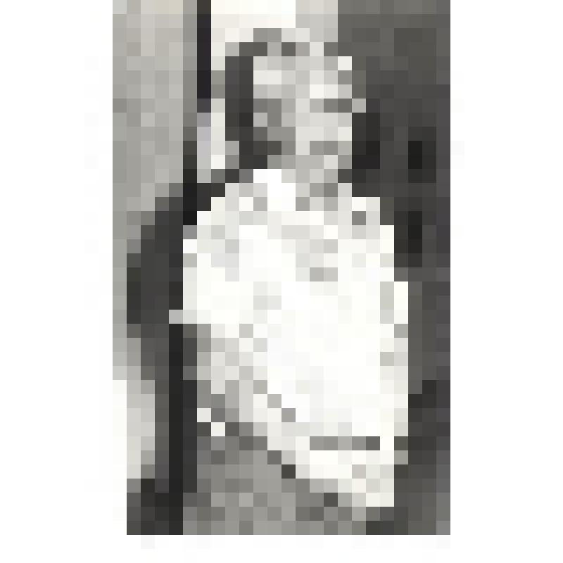 Ф/чб. Лавриненко Руслан Львович, художник на выставке в Энгельсском краеведческом музее. Энгельс. 1996