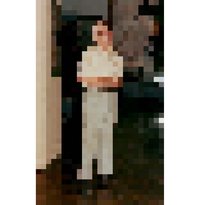 Марулин Василий Павлович, почетный ветеран Российского комитета ветеранов войны, читает свои стихи в зале Великой Отечественной войны в Азовском музее