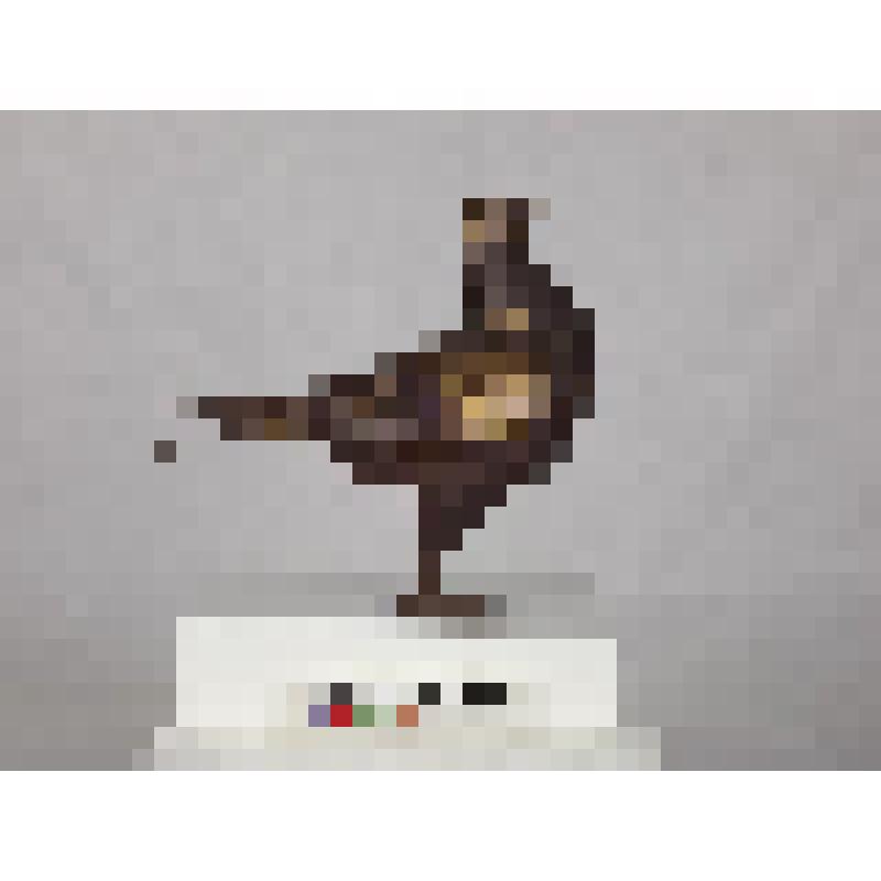 Фигурка голубя