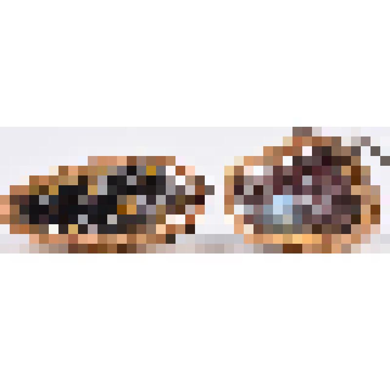 Два обломка мозаичного стекла