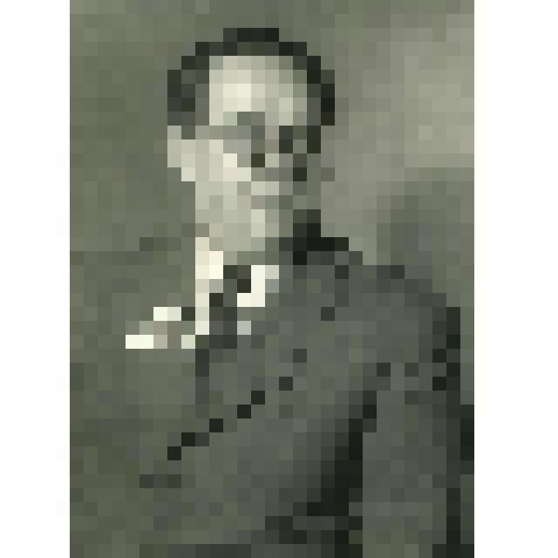 Фотография. Дир. Файер - погрудно, фас, лицо 3/4 влево