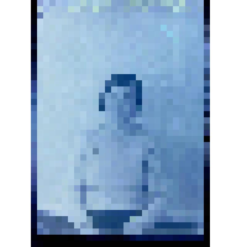 Негатив. Портрет поясной молодой женщины