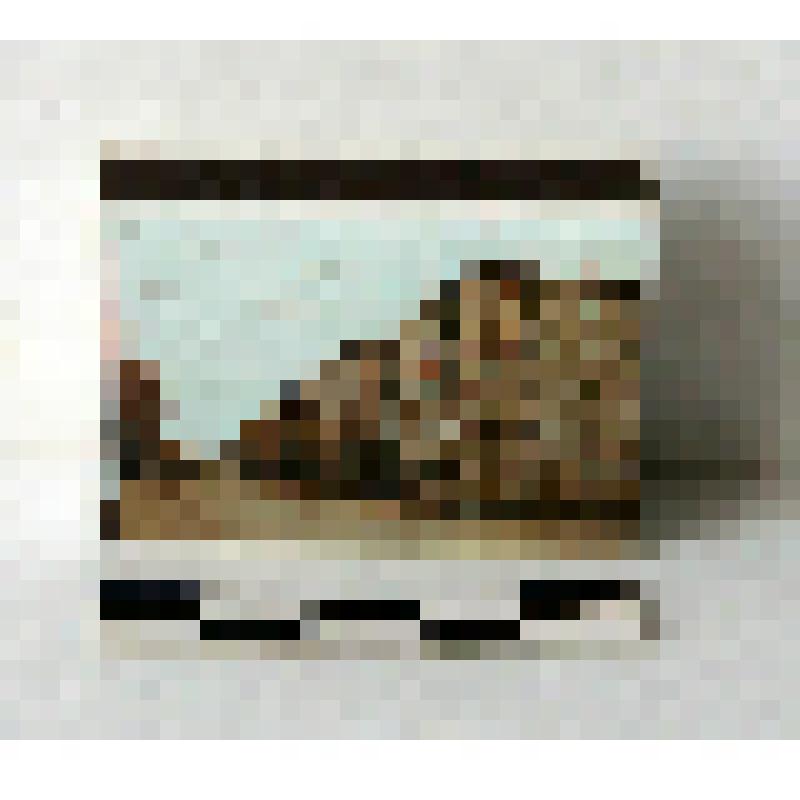 Спичечный коробок. Фотография: улица «40 лет Октября». Вид на дома № 29, 27 Из сувенирного набора спичечных коробков "Городу Тайга 100 лет (1896-1996)"