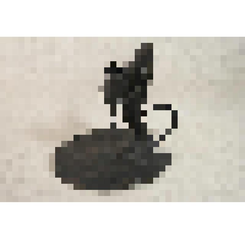 Подсвечник «Женщина с лилией»