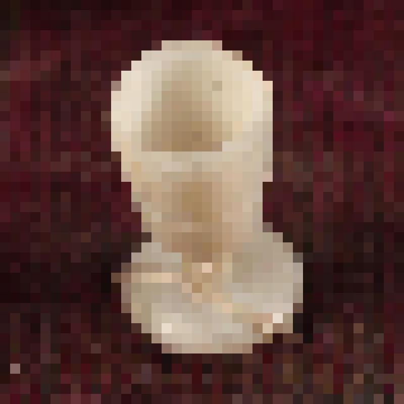 Коробка с костяными бирюльками: бокал