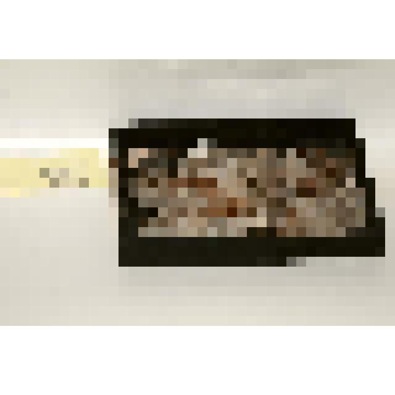 Оконница (фрагмент) с фрагментами решётки оконной