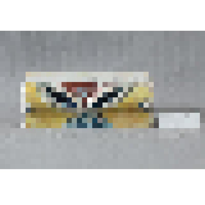 Изразец-валик (левая сторона панно); цвета:
светло-желтый, изумрудно-зеленый, коричневый, кобальт. 
Камин керамический, разноцветный, по рис. худ. Врубеля на тему "Микула Селянинович и Вольга"