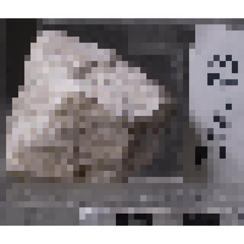 Кусок белого мрамора