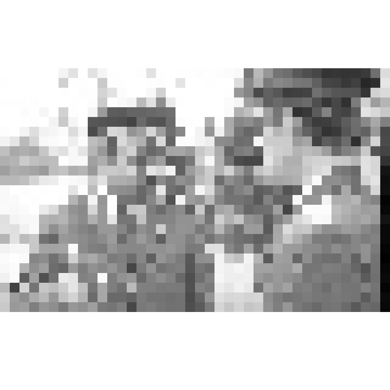 Маханько Михаил Карпович, участковый инспектор с.Кагальник, с молодым сотрудником обсуждают сообщение о происшествии