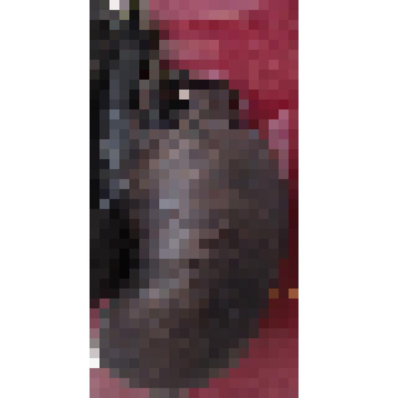 Перчатка боксерская Гуляева А.Н. воина-интернационалиста, бузулучанина, погибшего в ДРА (правая)