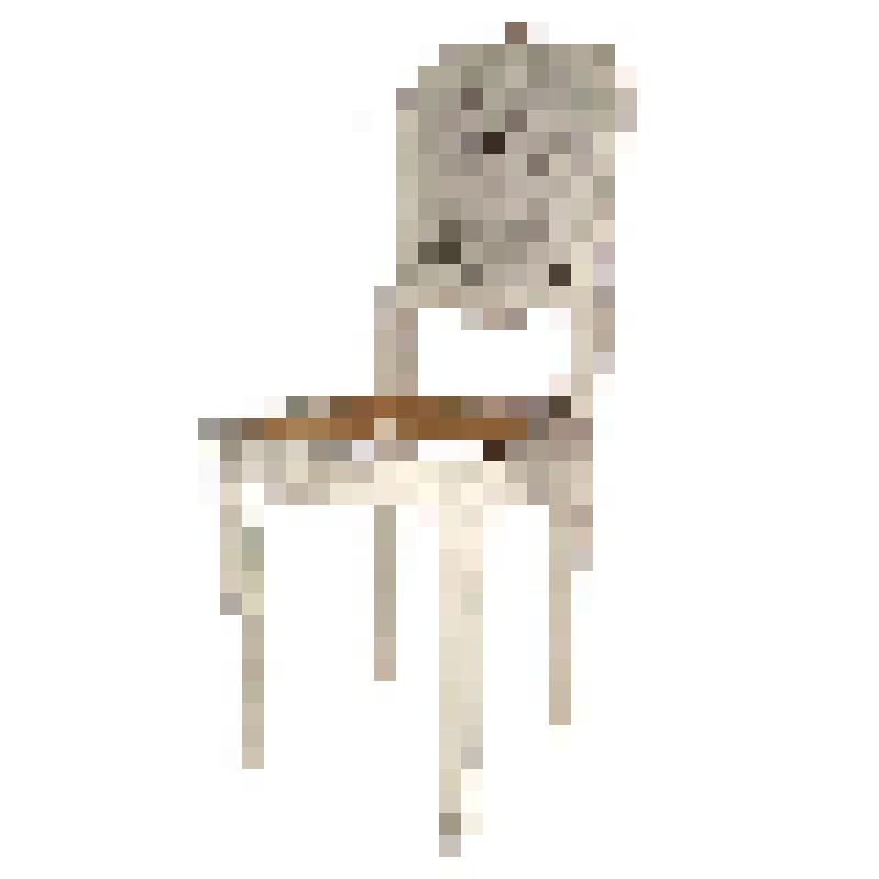 Стул белого цвета с плетёной вставкой на спинке