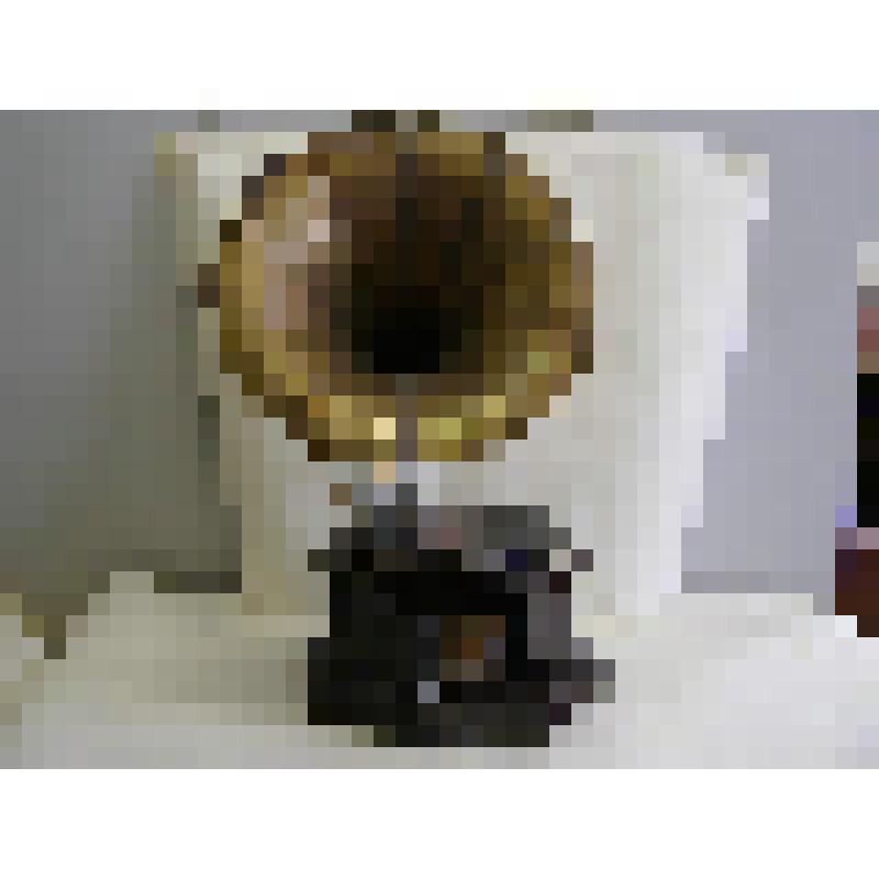 Граммофон с восьмиугольным основанием "The gramophone Company Ltd"