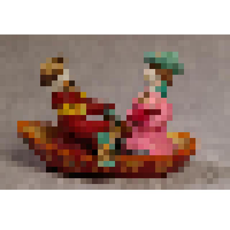 Скульптура "Двое в лодке"