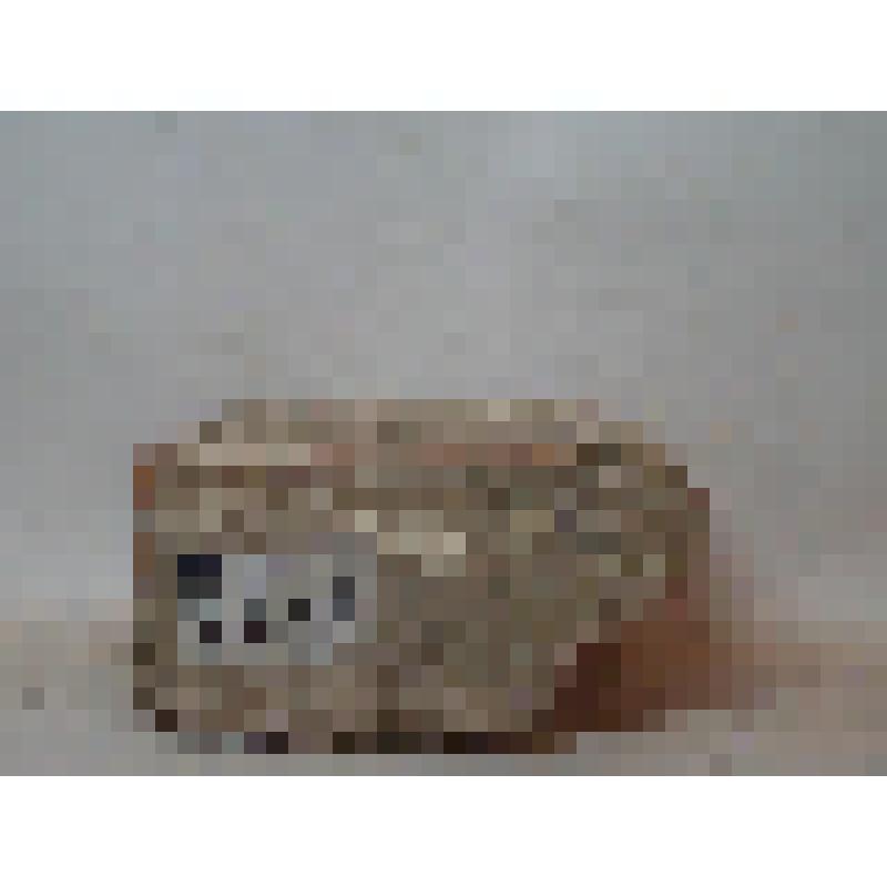 Кирпич формованный прямоугольный, с профилированной тычковой стороной. Фрагмент