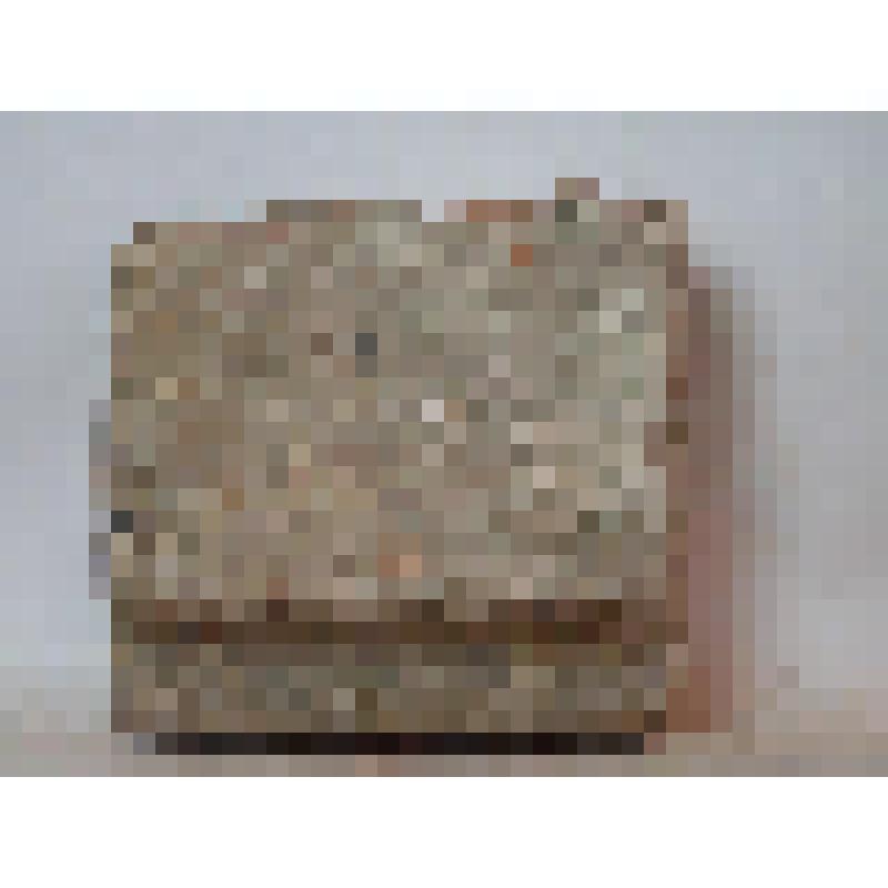 Кирпич формованный прямоугольный, с профилированной тычковой стороной. Фрагмент