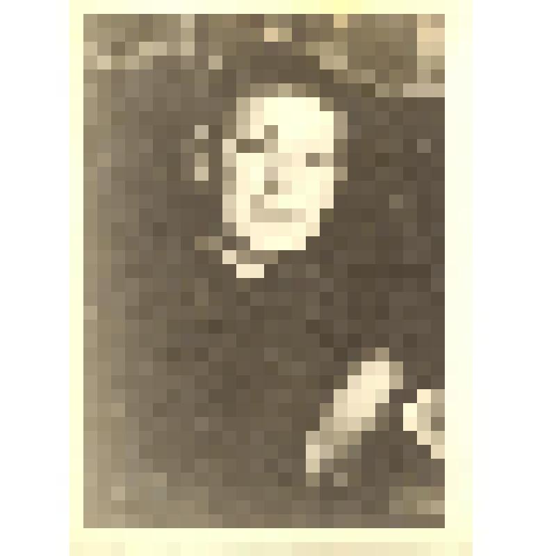 Фотография ч/б. Паустовский Вадим в возрасте 10-12 лет. Поясной портрет с согнутой в локте левой рукой