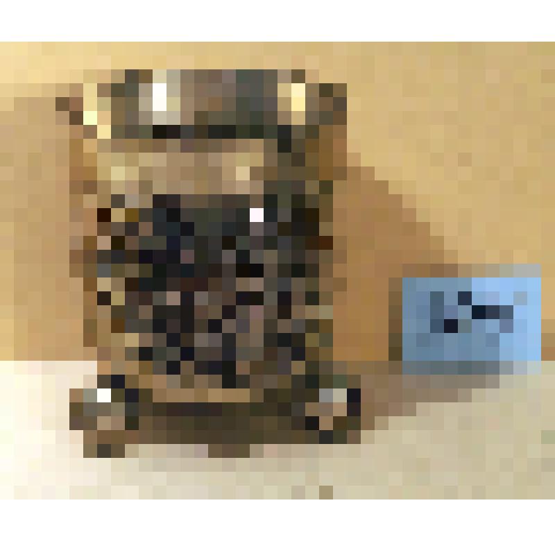 Стакан большой на трех ножках-шариках, чеканный, с тремя овальными медальонами