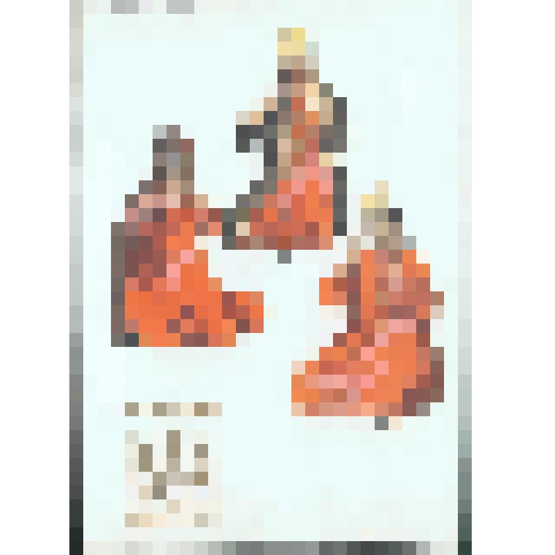 Шынкобыз - каракалпакский национальный музыкальный инструмент, на котором играют только девушки