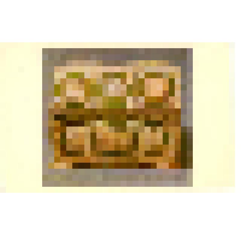 Открытка художественная "Ларец-бюро. XVIII в. Холмогоры, Архангельская губерния", из коллекции бытовых предметов семьи Соломоновой Любови Яковлевны, зам.директора СОМК по развитию музея