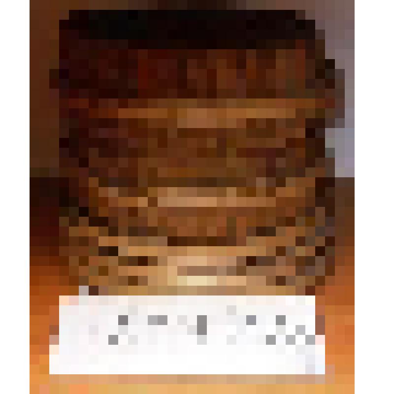 Домашняя хозяйственная утварь из дерева и металла. Кадушка деревянная. Изготовлена  из вертикально поставленных клепок, для  хранения  жидких  продуктов