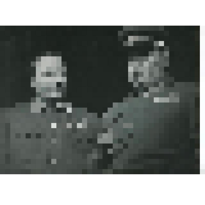 Фотография. Росляков - Г. Коротков, погрудно, 3/4 влево, Серпилин - Л. Броневой - погрудно, 3/4 вправо, в фуражке, в правой руке - сигарета. "Солдатами не рождаются" (пост. Е. Лазарев, худ. В. Вольский). Москва, Малый драматический театр на Малой Бронной