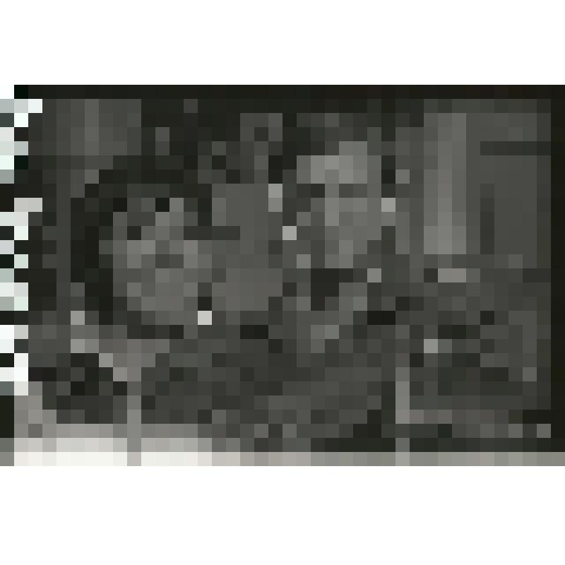 Негатив. ЧТЗ. Слесари сварочного цеха  Г. Хамитов и А.Криницын