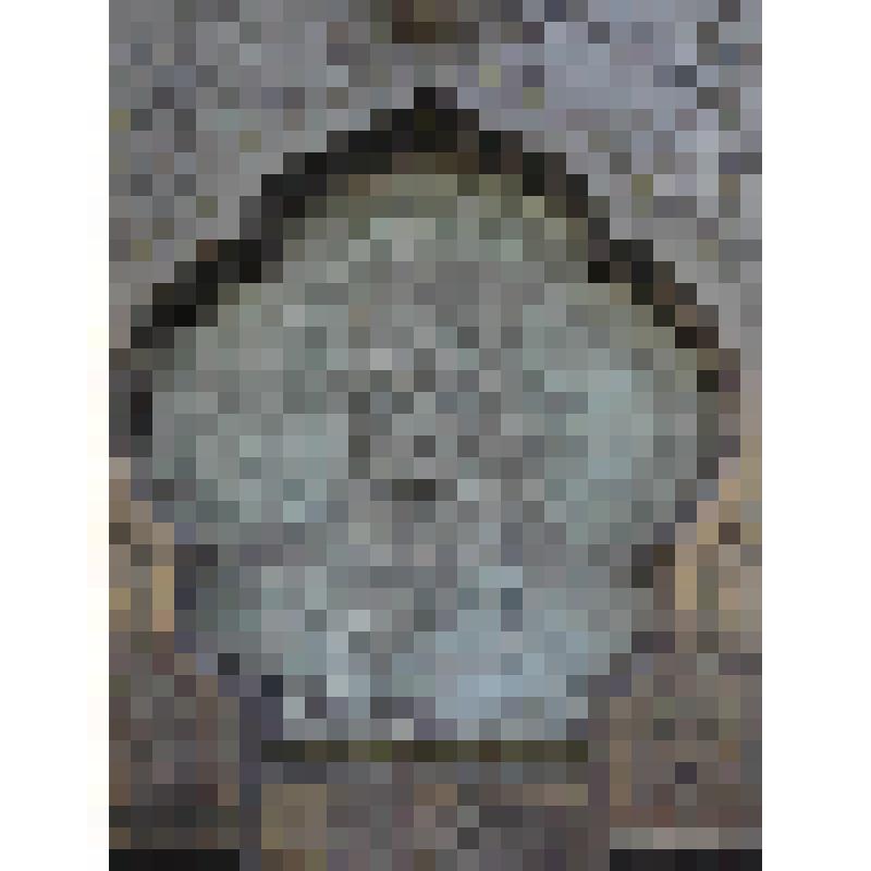 Памятник Шестаковой (урожд. Глинка) Людмиле Ивановне (1816-1906). Жертвенник с барельефным портретом