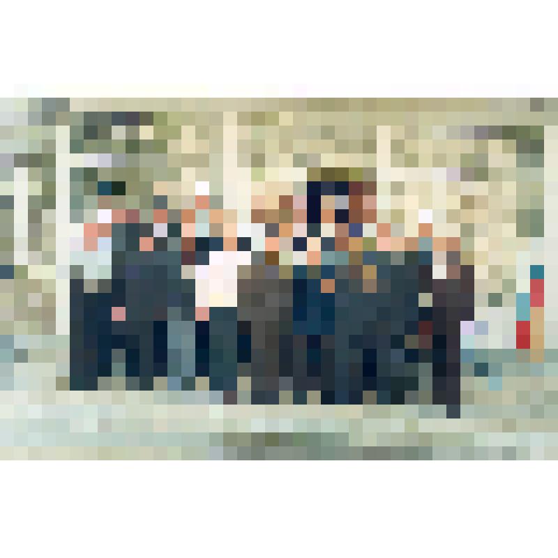 Ветераны отдела внутренних дел г.Азова возле здания Азовского ОВД