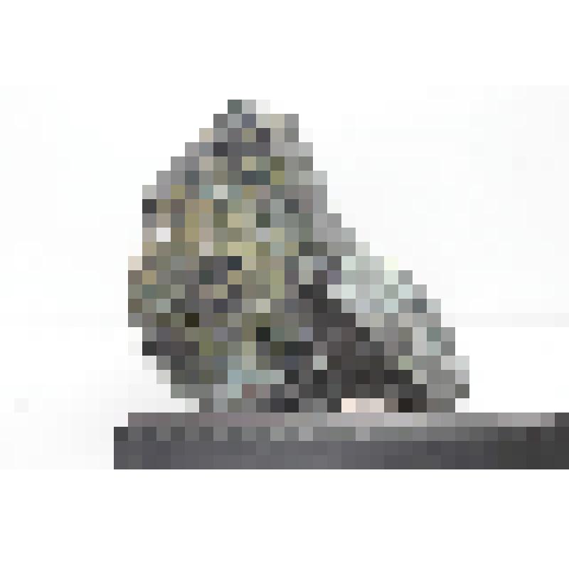 Минерал. Серпентинит с оливином