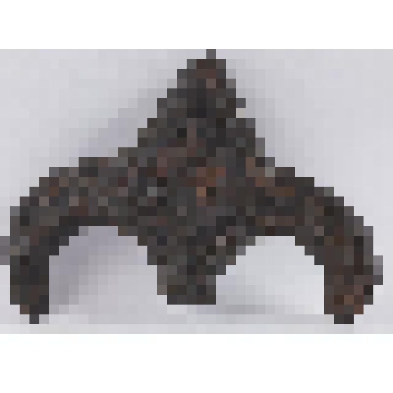 Обломок бронзового литого предмета