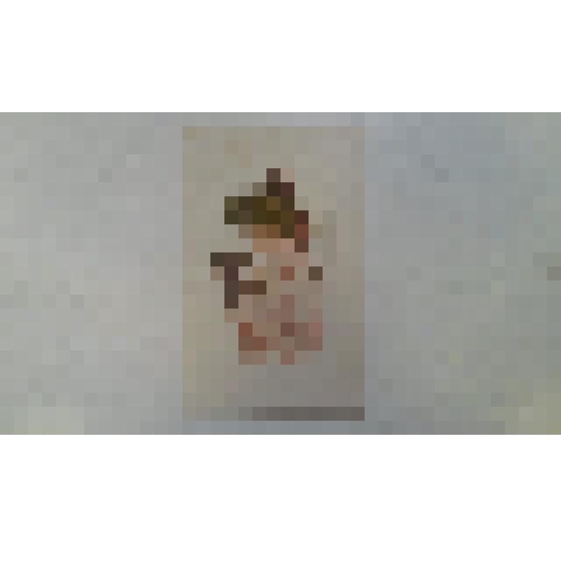 Почтовая карточка, изображена молодая девушка с котенком в руках