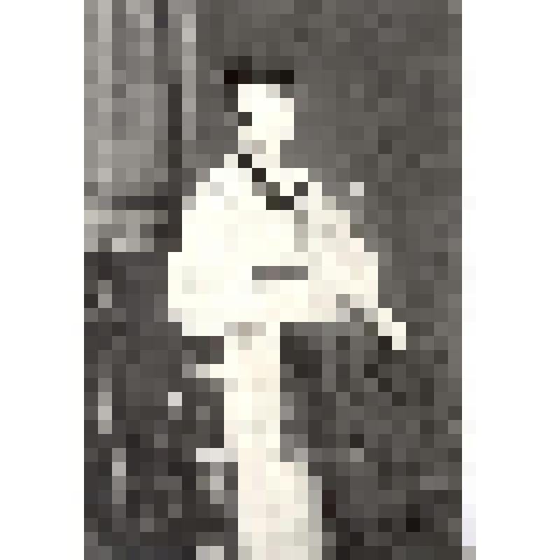 Фотография ч/б. Паустовская Мария Григорьевна в украинском костюме