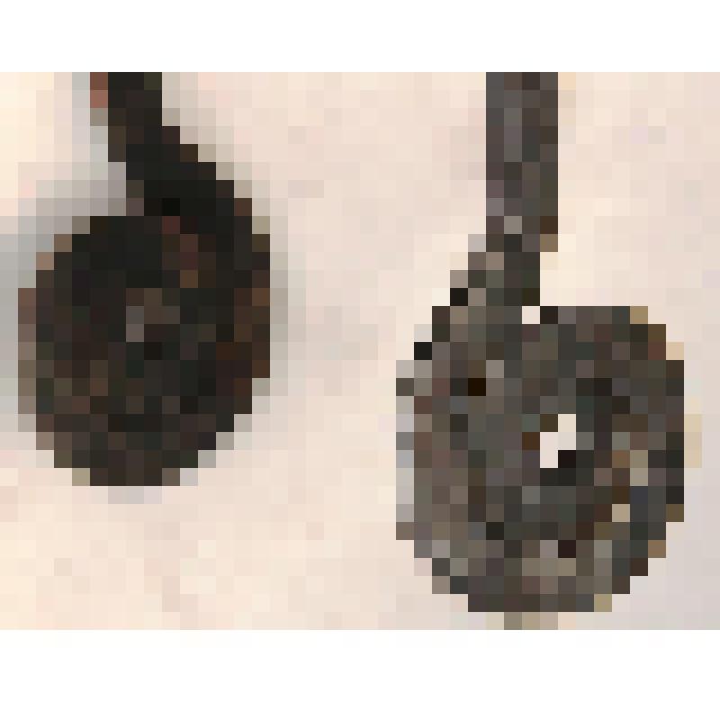 Домашняя хозяйственная утварь из дерева и металла. Щипцы для подкладывания угля в печь.Состоит из двух стержней , соединенных посредине шарниром