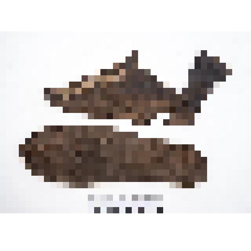 Туфли с вышивкой деталь с подошвой