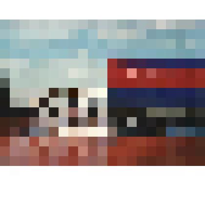 Ф/цв. Экспедиция на озеро Эльтон: загрузка эльтонской соли в кузов машины.  2003