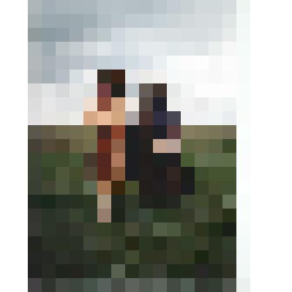 Ф/цв. Музейный проект "Половецкий стан": две женщины в костюмах половчанок в степи. Энгельс. 2001