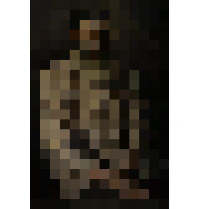 Портрет бородатого крестьянина в белой рубахе