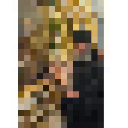 Ф/цв. Архиепископ Элистинский и Калмыцкий Юстиниан с иконой у чтимого образа Богородицы "Избавительница от бед" в храме в честь Покрова Пресвятой Богородицы г. Энгельса. 2016