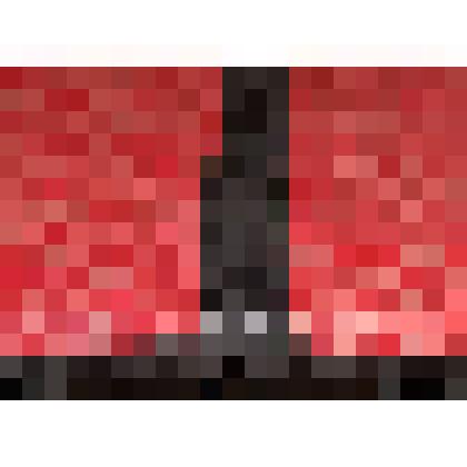 Скатерть домотканая, выполненная из красных и белых нитей, орнамент прямоугольники разных размеров, центр и края окаймлены черным кружевом