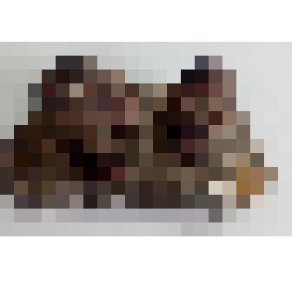 Гранат в породе