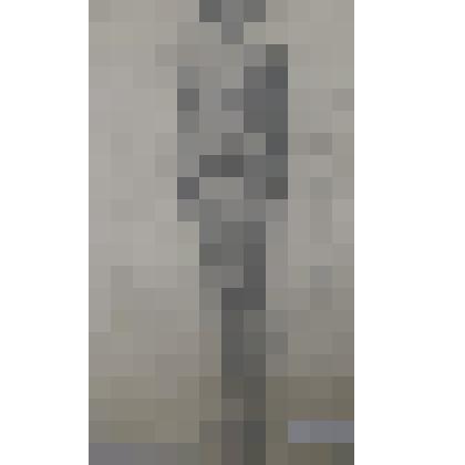 "Обнаженная фигура молодой девушки в рост"