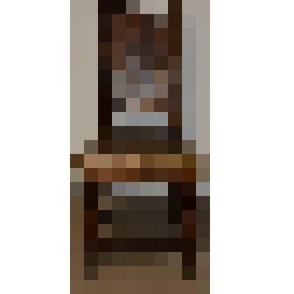 Стул с высокой спинкой