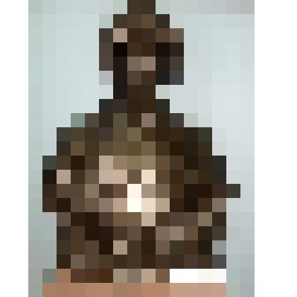 Скульптура с изображением погрудного портрета героя Гражданской гражданской войны Фомы Григорьевича Шпак