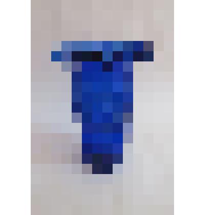 Ваза синего цвета - изделие из гутного стекла камышинского стеклотарного завода