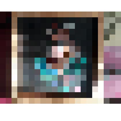 ВЫШИТАЯ КАРТИНА.НА ЧЕРНОМ ФОНЕ В ДЕРЕВЯННОЙ РАМКЕ