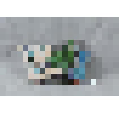 Изразец неправильной формы рельефный полихромный (левая часть панно) с изображением фрагмента конной упряжи и пейзажа; цвета: зеленый, светло-охристый, белый, лазурный, сиреневый, терракотовый. 
Камин керамический, разноцветный, по рис. худ. Врубеля на те