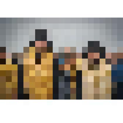 Ф/цв. Епископ Покровский и Николаевский Пахомий и епископ Егорьевский Тихон (Шевкунов) при передаче ковчега с частицей мощей Св. Николая Мир Ликийского Чудотворца. п. Монастырский Пугачевского р-на. 29.10.2016