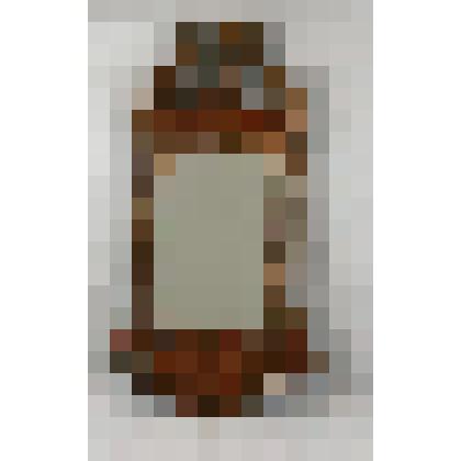 Зеркало в резной раме